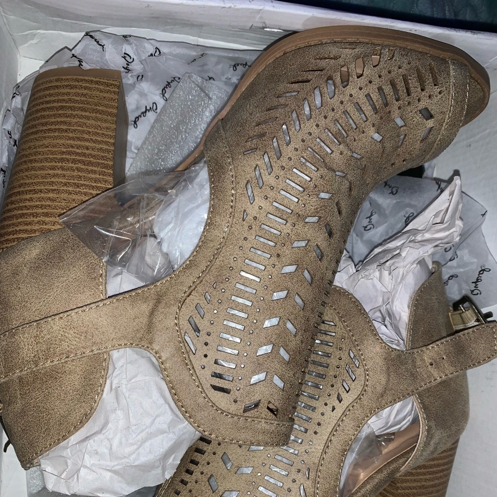 Cadence Booties - Picture 3 of 4